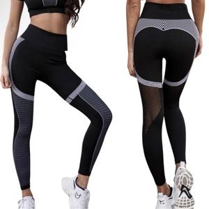 Astoria MOMENTUM Full Length Legging - White/Black size SMALL  New condition